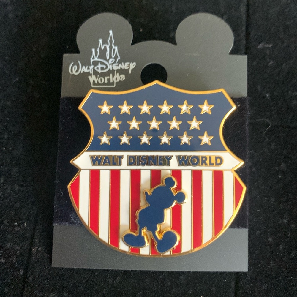 Walt Disney World Exclusive year 2000. American Flag Mickey Pin.
